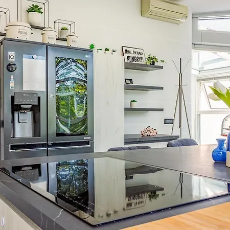 شقة Comics & Cars - Themed Penthouse In Motor Valley مودينا