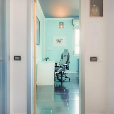 Апартаменты Comics & Cars - Themed Penthouse In Motor Valley Модена