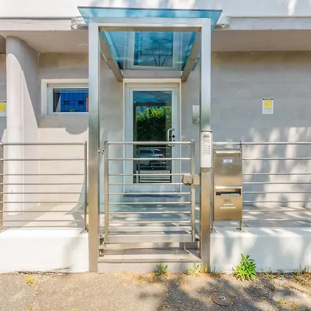 Appartement Comics & Cars - Themed Penthouse In Motor Valley