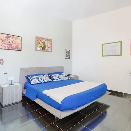 Comics & Cars - Themed Penthouse In Motor Valley