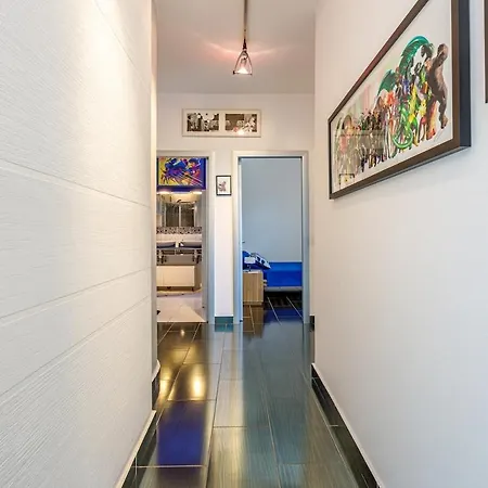 Comics & Cars - Themed Penthouse In Motor Valley Modena