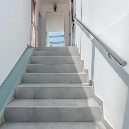 Comics & Cars - Themed Penthouse In Motor Valley