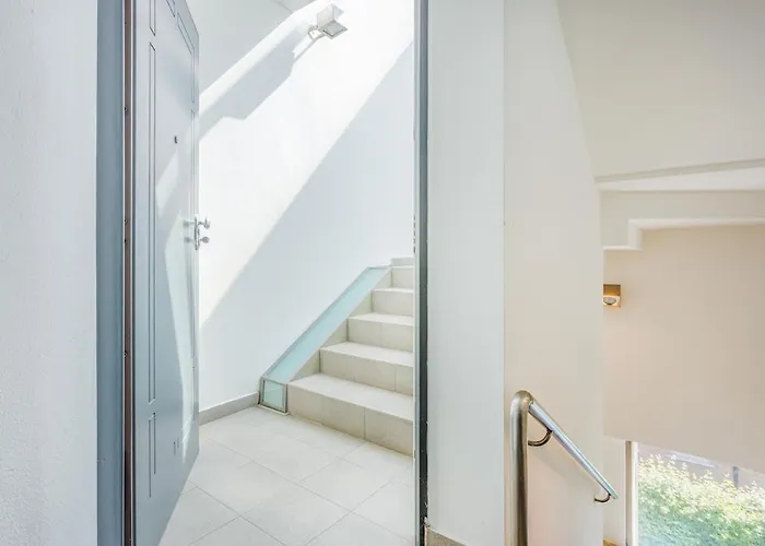 Διαμέρισμα Comics & Cars - Themed Penthouse In Motor Valley