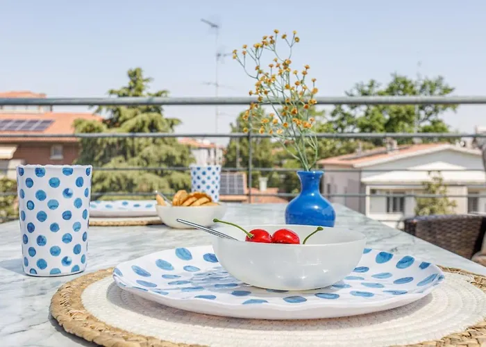 Comics & Cars - Themed Penthouse In Motor Valley Διαμέρισμα *