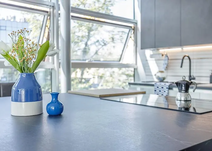 Comics & Cars - Themed Penthouse In Motor Valley * モデナ