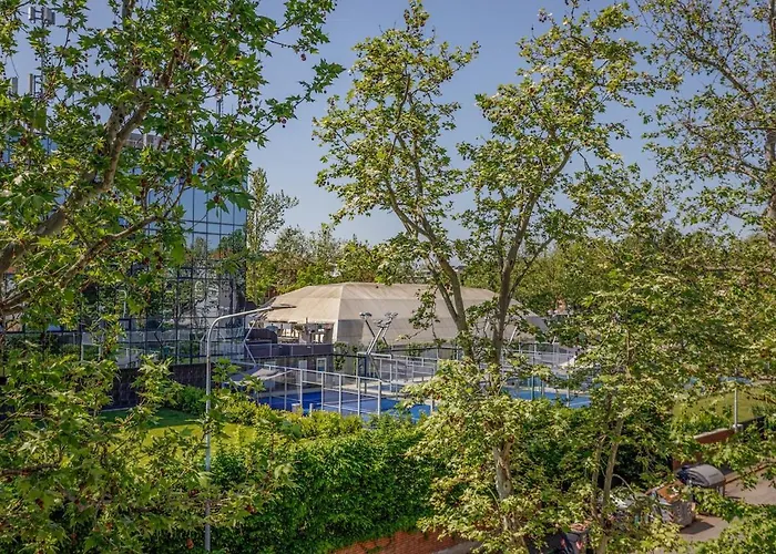 アパート Comics & Cars - Themed Penthouse In Motor Valley