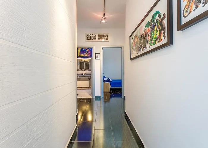 Comics & Cars - Themed Penthouse In Motor Valley モデナ