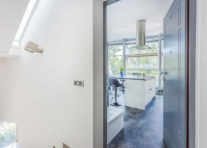 Comics & Cars - Themed Penthouse In Motor Valley Διαμέρισμα Μόντενα